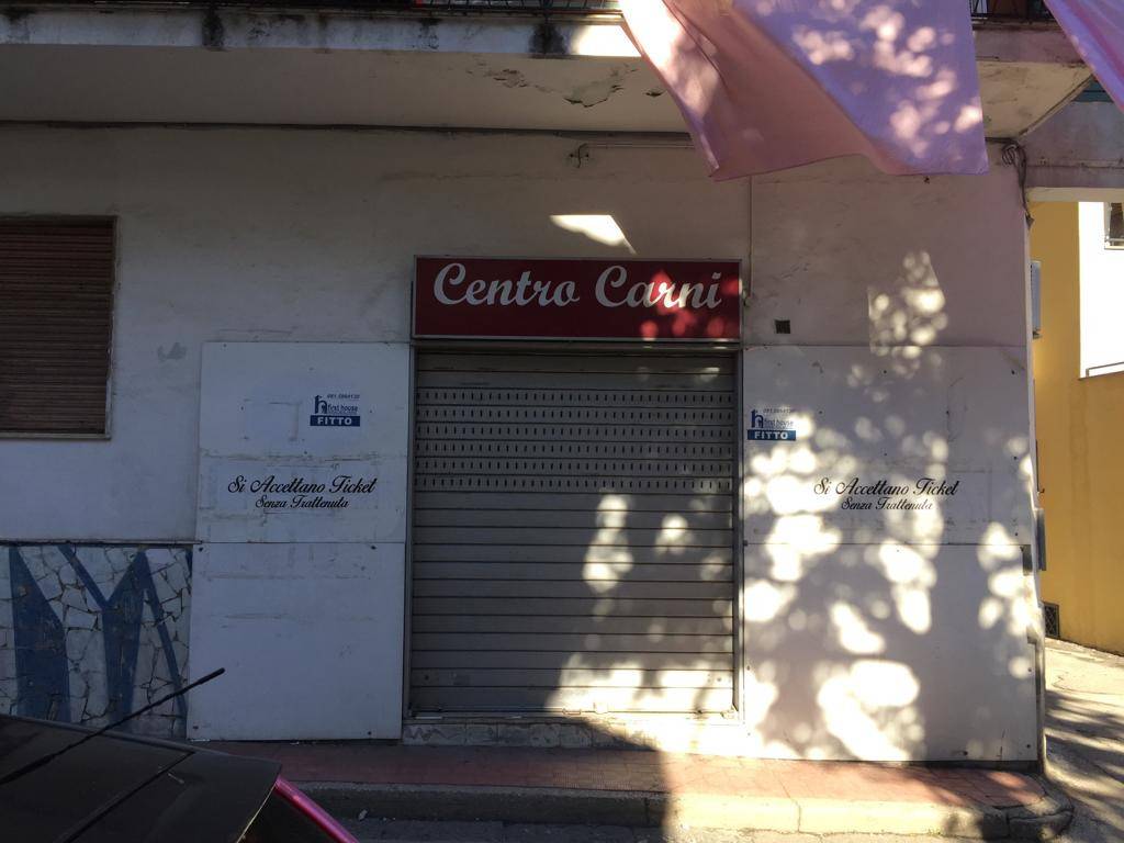 locale commerciale in affitto a Marano di Napoli in zona Centro Città