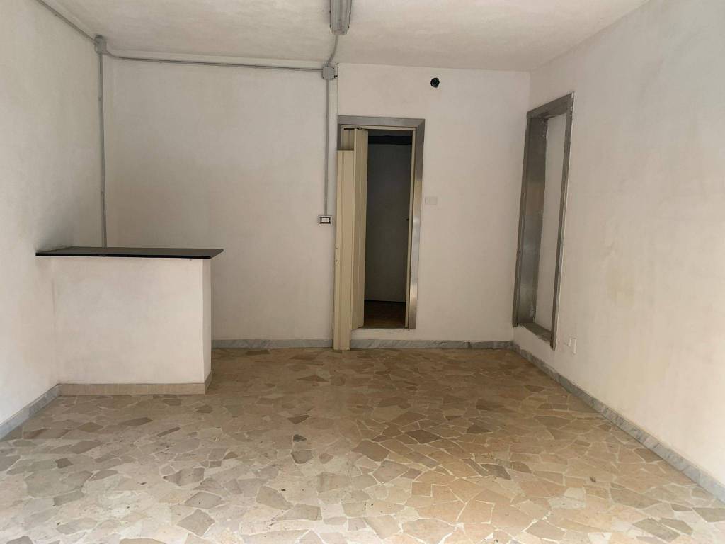 negozio in affitto a Marano di Napoli