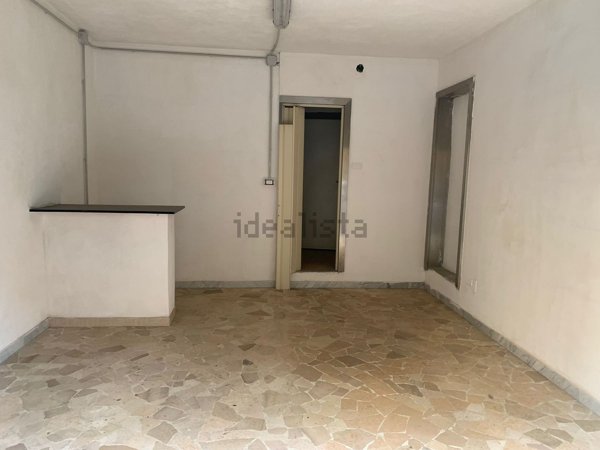 locale commerciale in affitto a Marano di Napoli