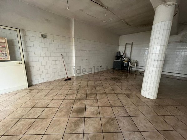 locale commerciale in affitto a Marano di Napoli