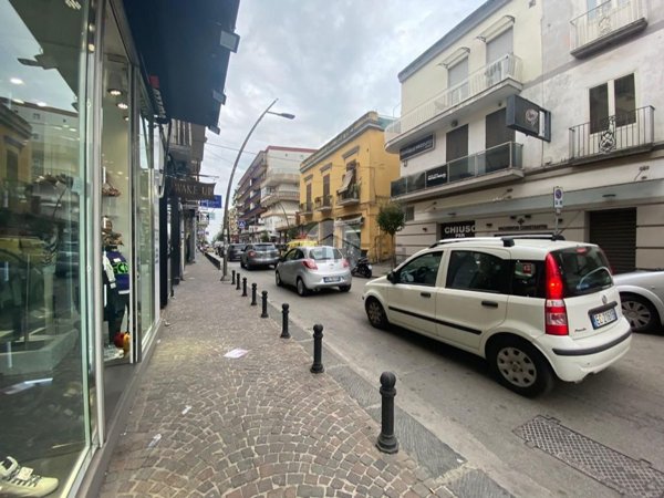 locale commerciale in affitto a Marano di Napoli