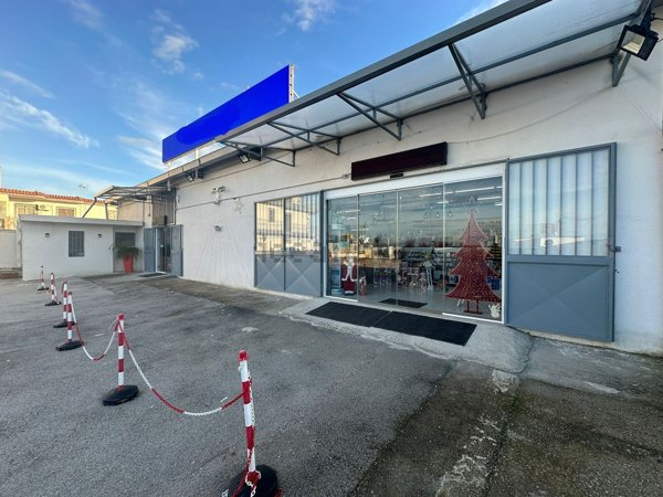locale commerciale in affitto a Marano di Napoli