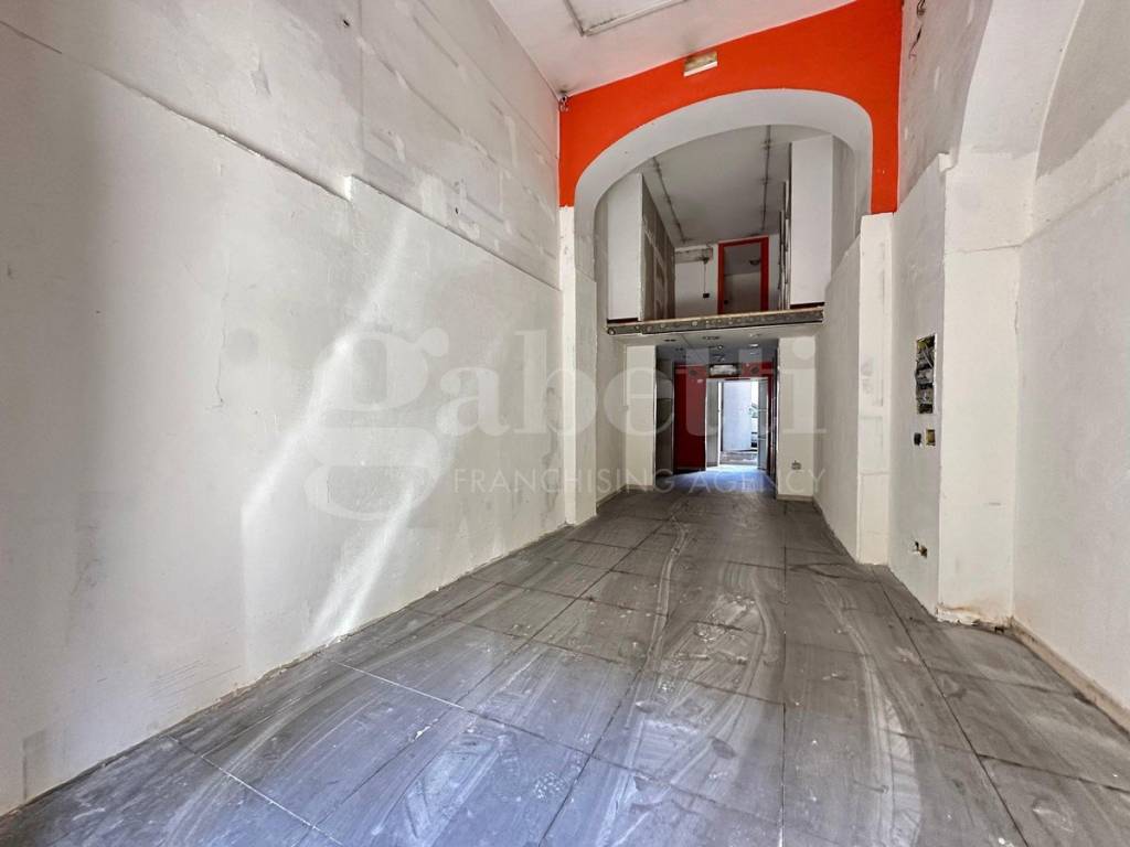 negozio in affitto a Marano di Napoli in zona Centro Città