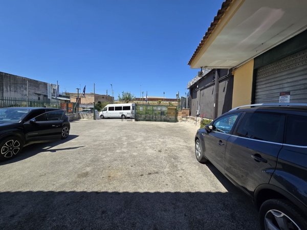 locale commerciale in affitto a Marano di Napoli