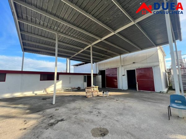 locale commerciale in affitto a Marano di Napoli