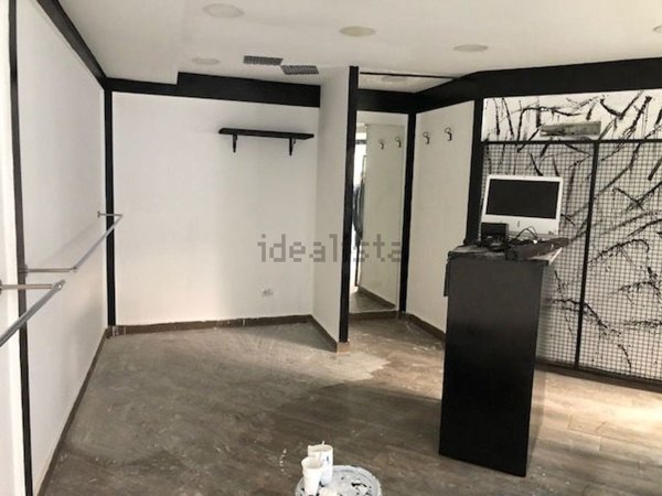 locale commerciale in affitto a Marano di Napoli in zona Centro Città