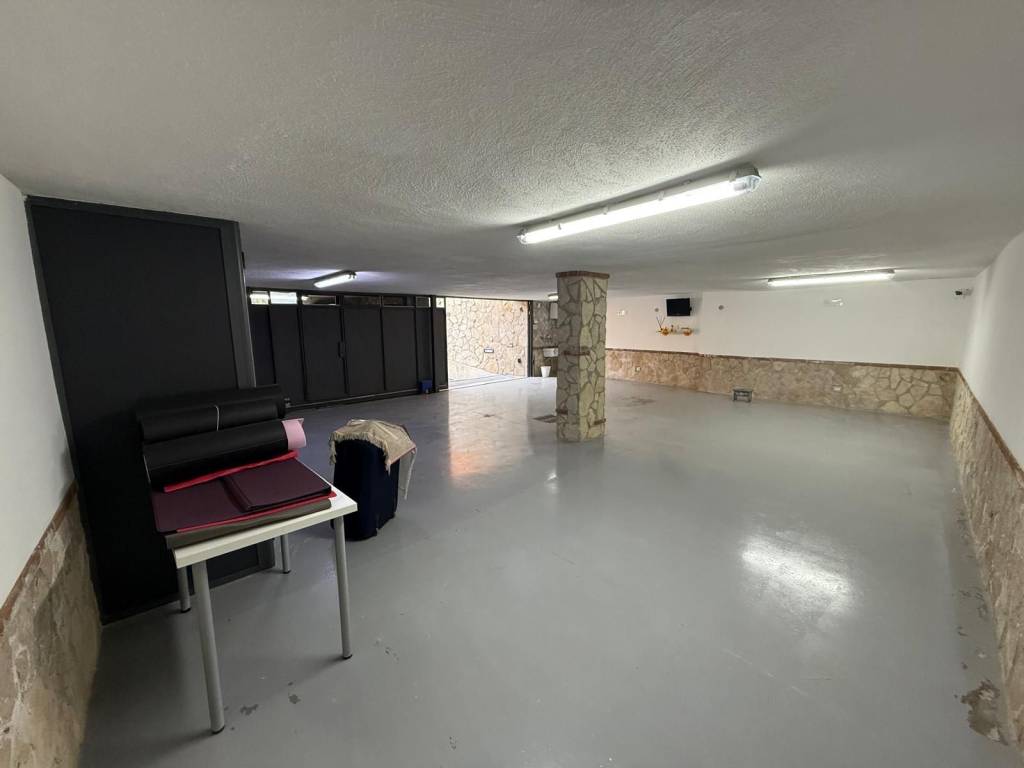 locale commerciale in affitto a Marano di Napoli