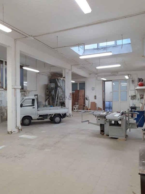 locale commerciale in affitto a Marano di Napoli