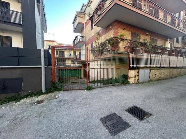 locale commerciale in affitto a Marano di Napoli