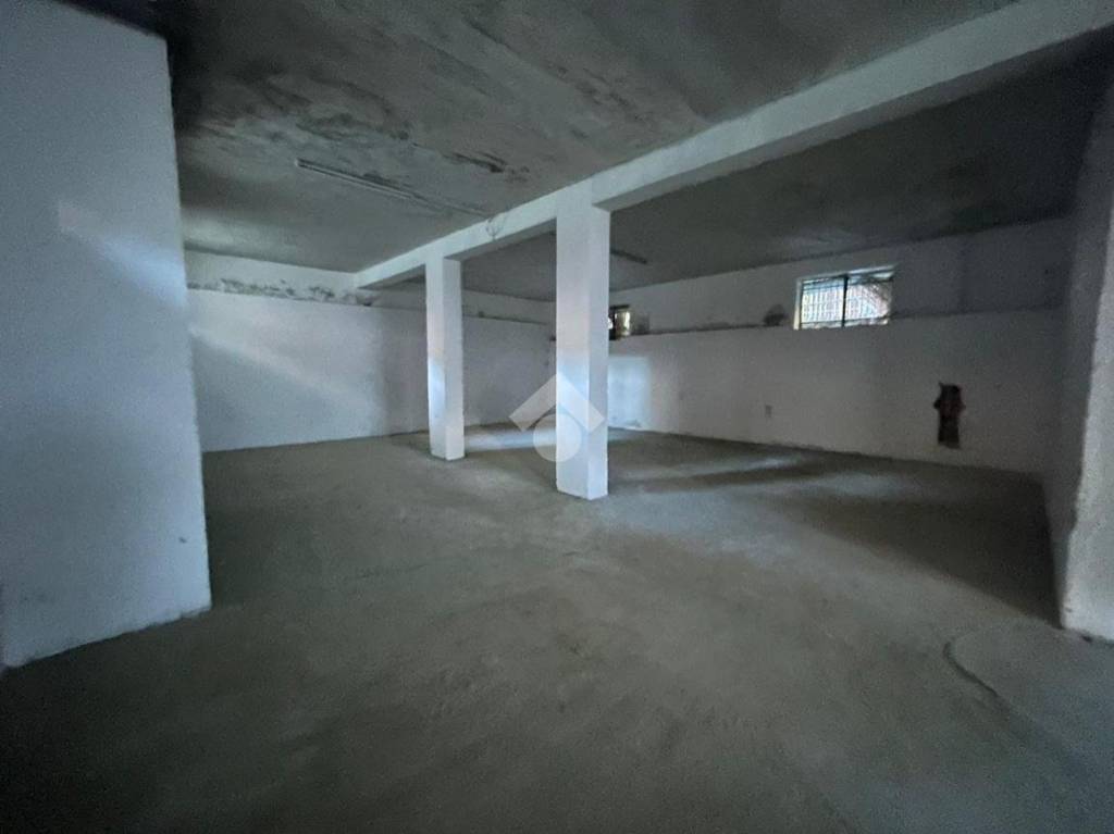 locale commerciale in affitto a Marano di Napoli