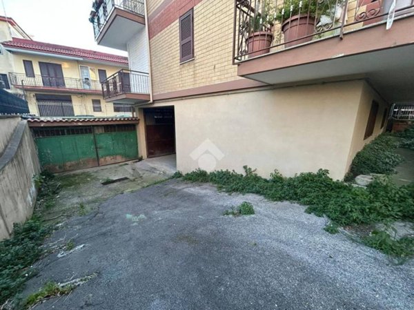 locale commerciale in affitto a Marano di Napoli