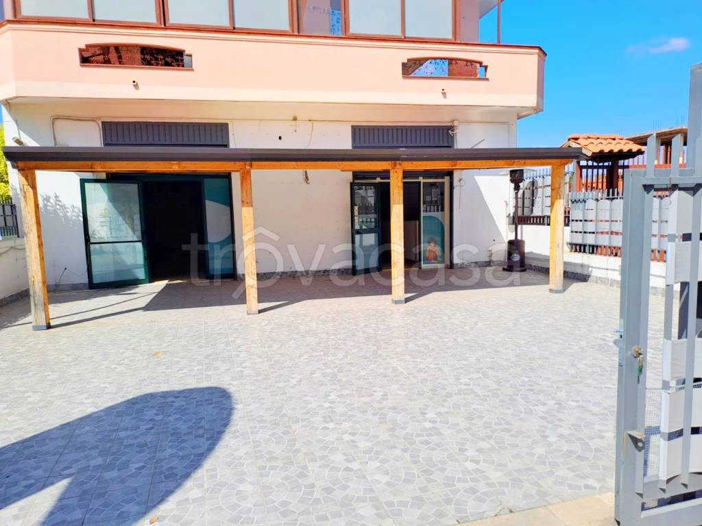 negozio in affitto a Marano di Napoli in zona Centro Città