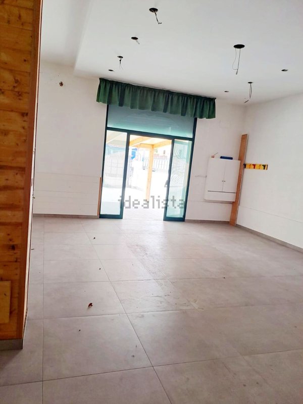 locale commerciale in affitto a Marano di Napoli in zona Centro Città