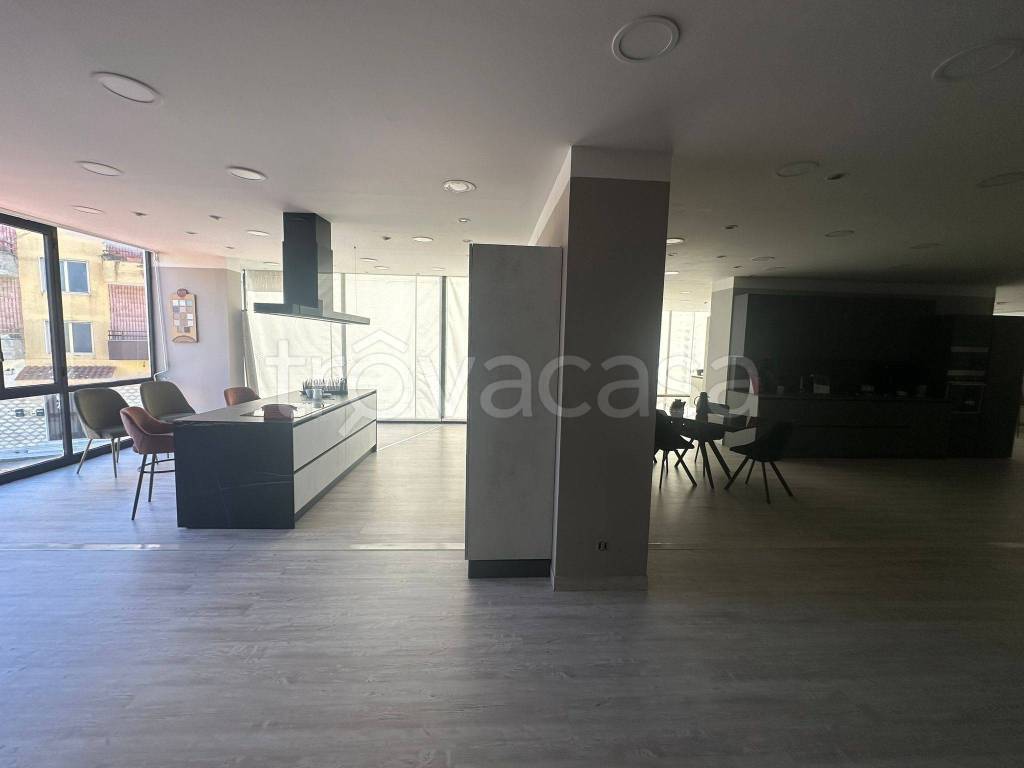 negozio in affitto a Marano di Napoli in zona San Rocco