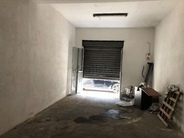 locale commerciale in affitto a Marano di Napoli in zona Centro Città