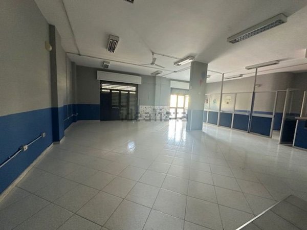 locale commerciale in affitto a Marano di Napoli