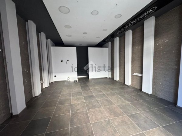 locale commerciale in affitto a Marano di Napoli