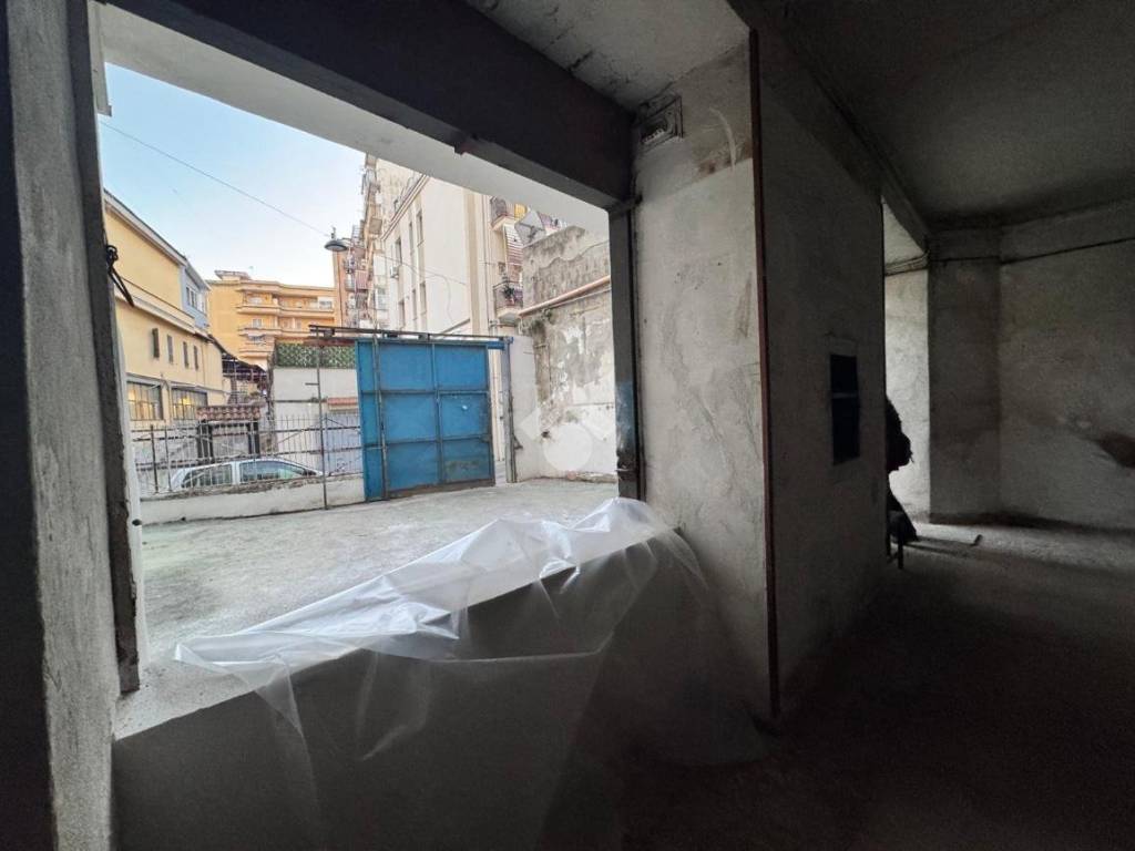 locale commerciale in affitto a Marano di Napoli