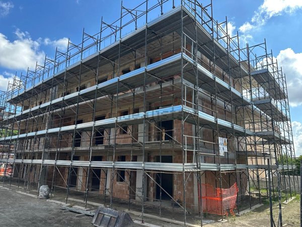 locale commerciale in affitto a Marano di Napoli