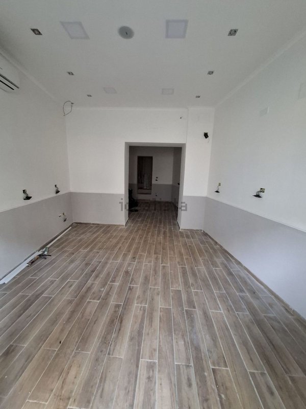 locale commerciale in affitto a Marano di Napoli