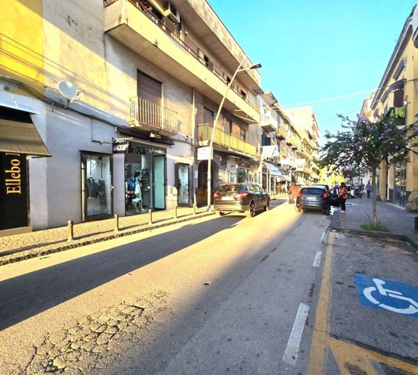 locale commerciale in affitto a Marano di Napoli