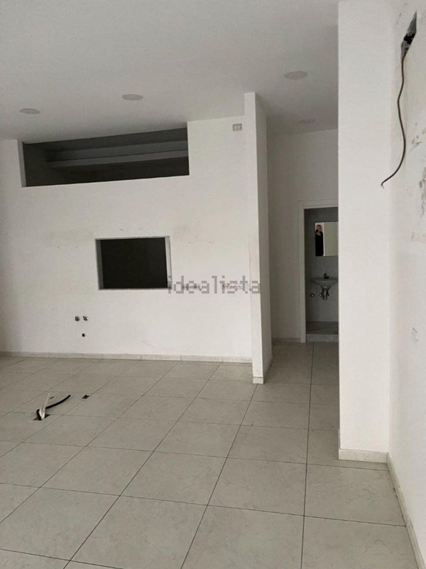 locale commerciale in affitto a Marano di Napoli