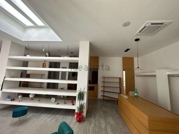 locale commerciale in affitto a Marano di Napoli in zona San Rocco