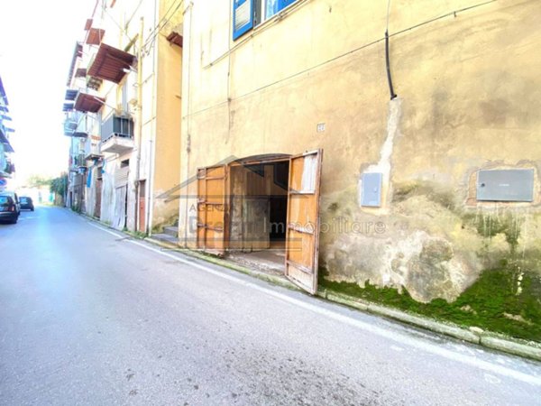 locale commerciale in affitto a Marano di Napoli