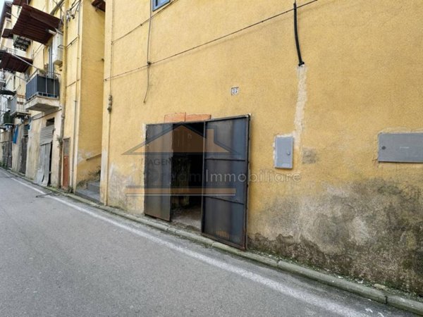 locale commerciale in affitto a Marano di Napoli