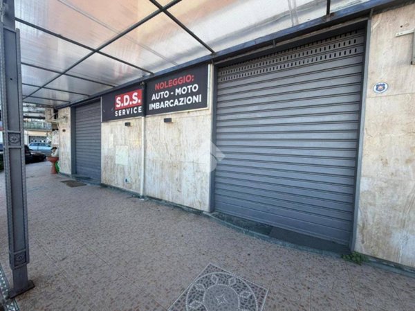 negozio in affitto a Marano di Napoli in zona San Rocco