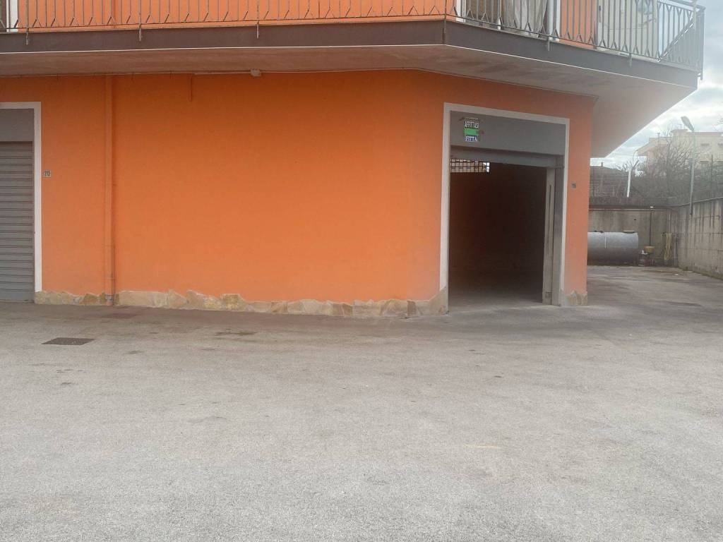 negozio in affitto a Marano di Napoli