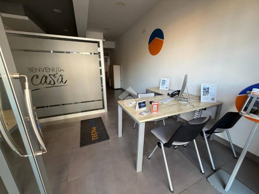 negozio in affitto a Marano di Napoli in zona San Rocco