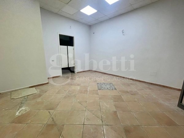 negozio in affitto a Marano di Napoli