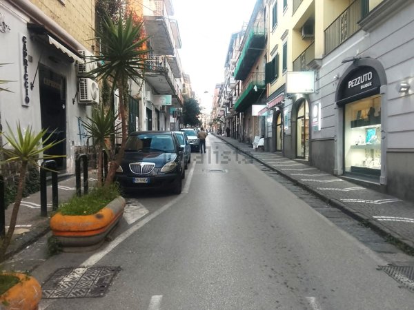 locale commerciale in affitto a Marano di Napoli