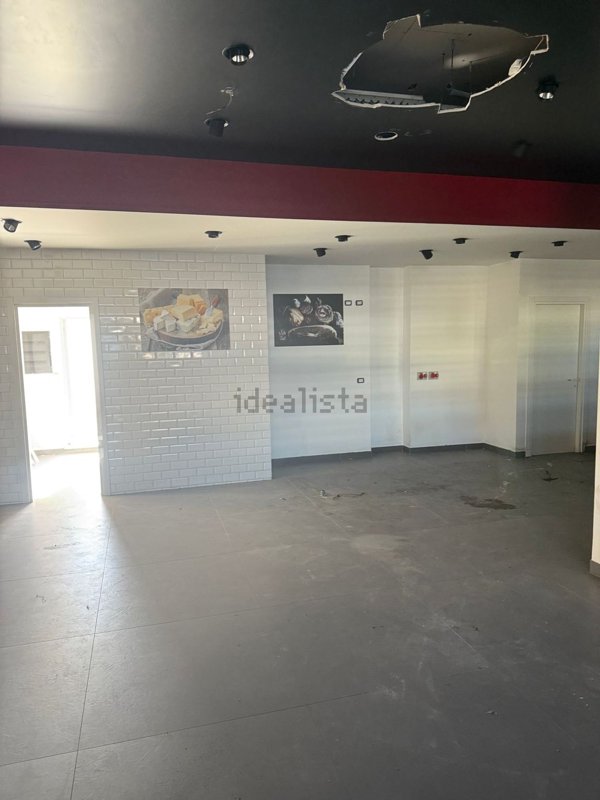 locale commerciale in affitto a Marano di Napoli