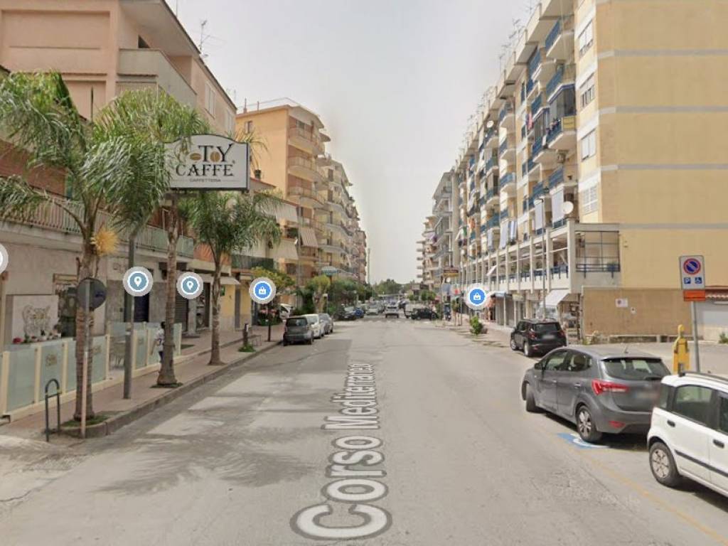 negozio in affitto a Marano di Napoli in zona Centro Città