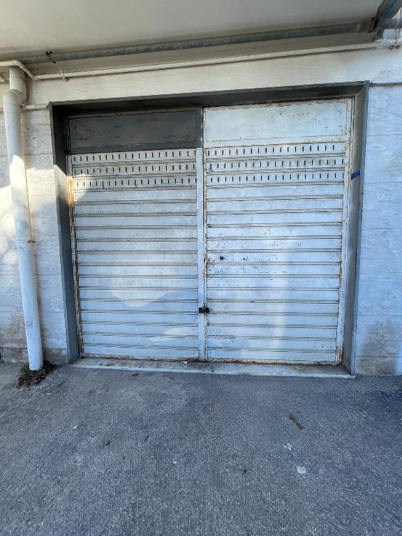 negozio in affitto a Marano di Napoli in zona Torre Caracciolo