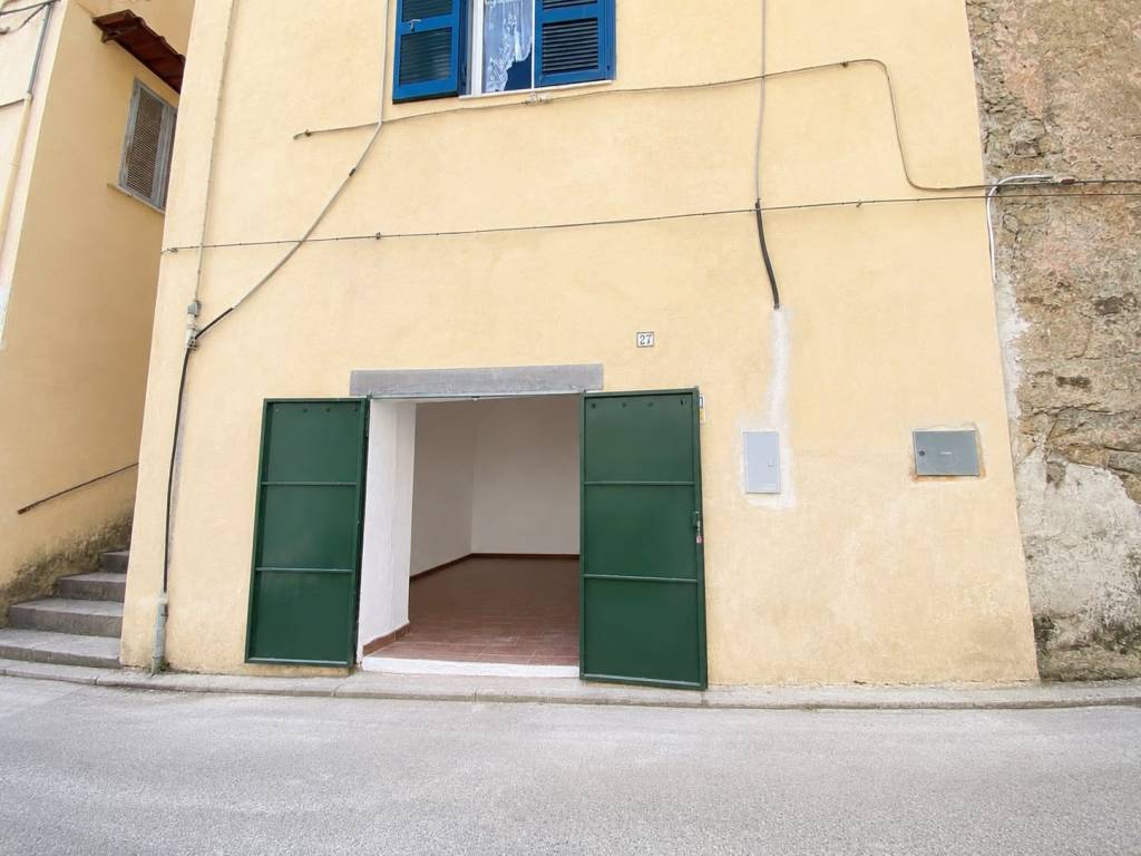 locale commerciale in affitto a Marano di Napoli in zona Centro Città