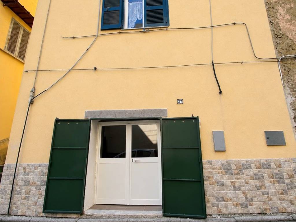 locale commerciale in affitto a Marano di Napoli in zona Centro Città