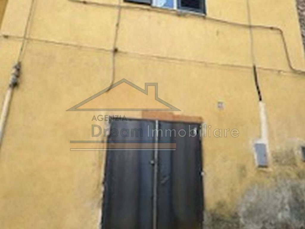 locale commerciale in affitto a Marano di Napoli in zona Centro Città