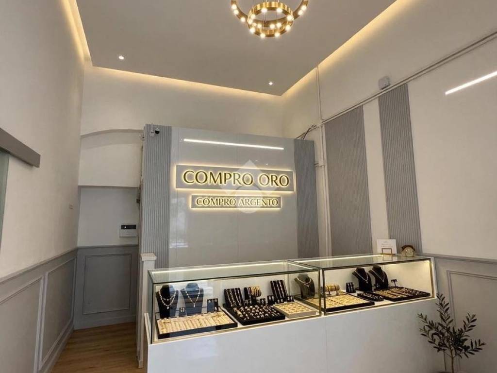 negozio in affitto a Marano di Napoli in zona Centro Città