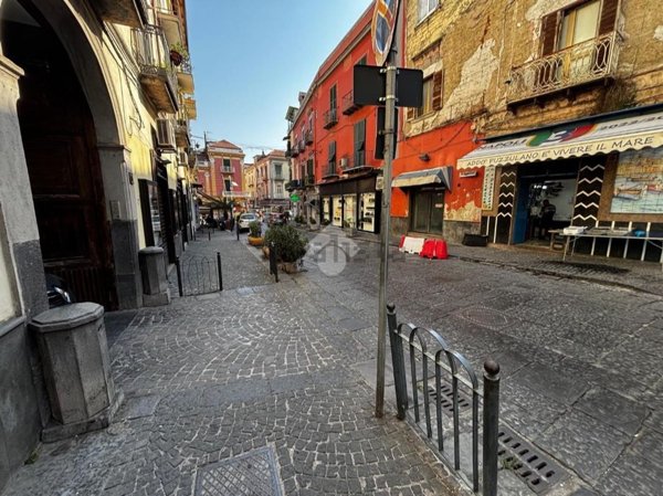locale commerciale in affitto a Marano di Napoli in zona Centro Città