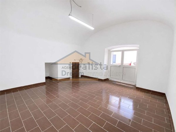 locale di sgombero in affitto a Marano di Napoli in zona Centro Città