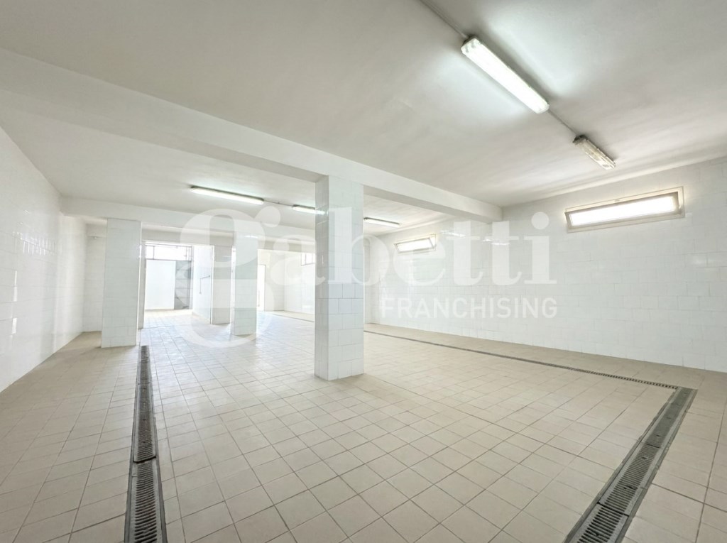 locale commerciale in affitto a Marano di Napoli