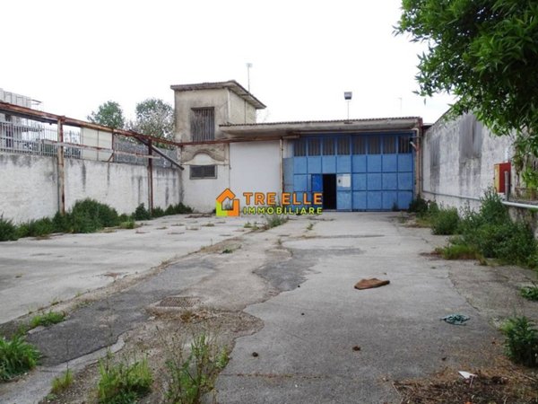 locale commerciale in affitto a Mariglianella