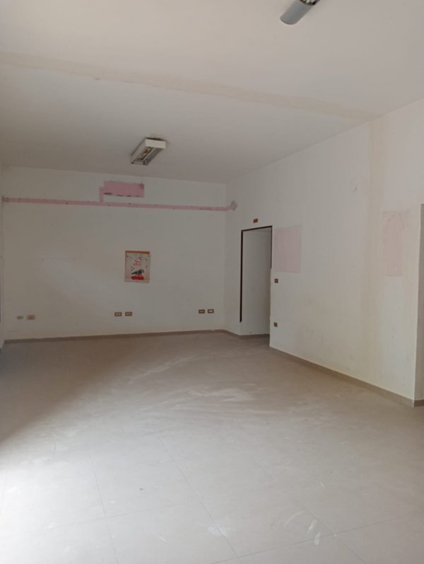 locale commerciale in affitto a Marigliano