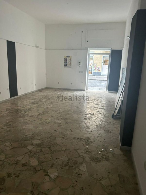 locale commerciale in affitto a Marigliano