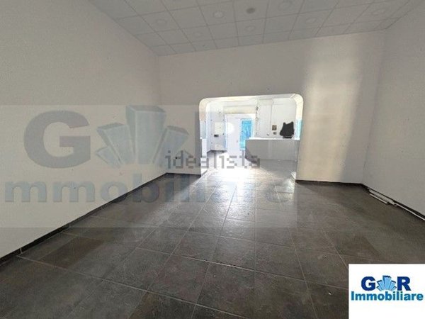 locale commerciale in affitto a Marigliano