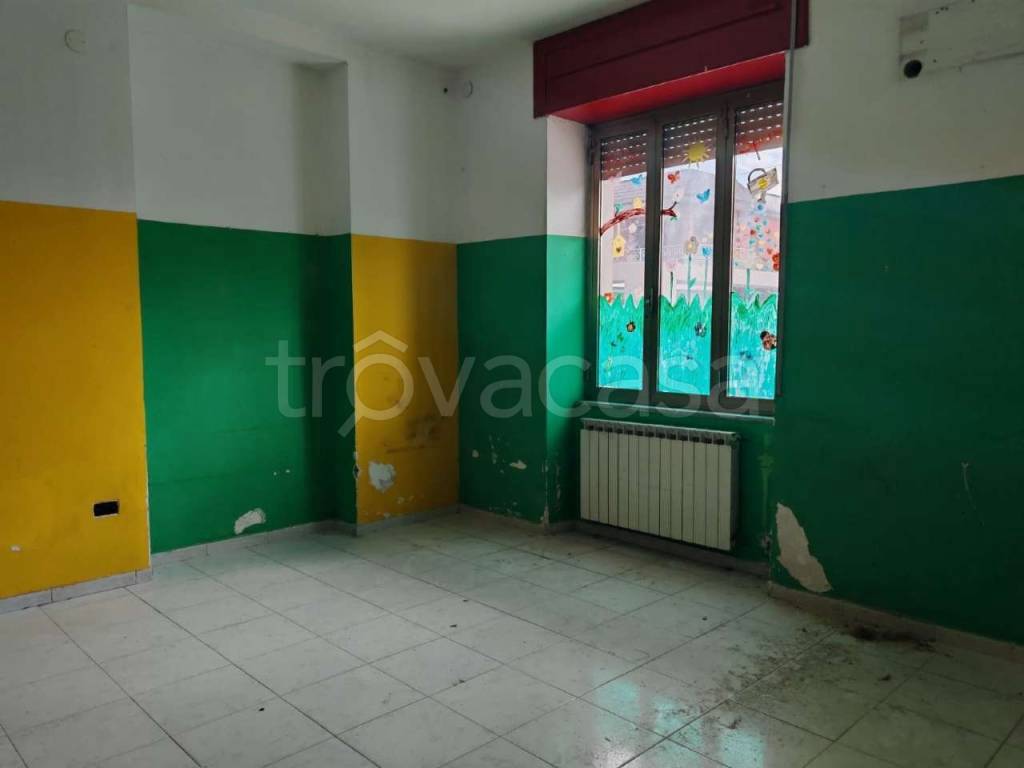 negozio in affitto a Marigliano