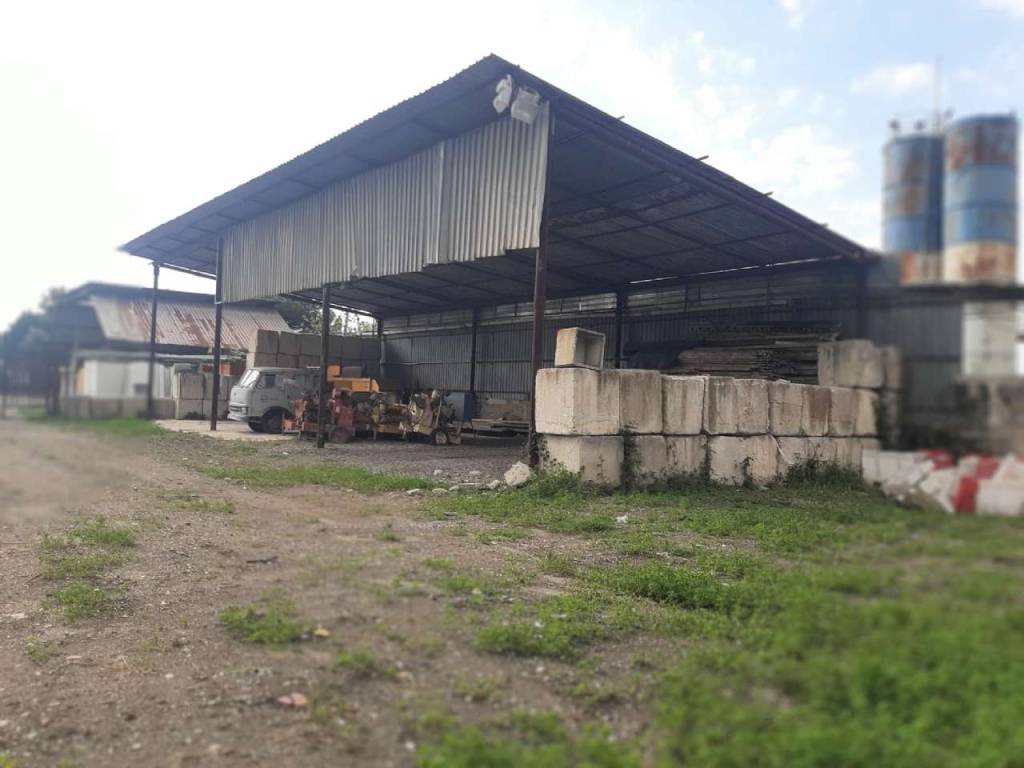 locale commerciale in affitto a Marigliano